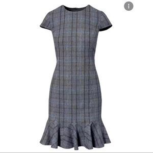 BANANA REPUBLIC Plaid Flounce work dress with ruffle cap sleeve. Size 00 Petite.